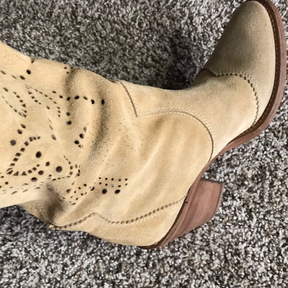 Tan cowboy boots Italy Barney’s NYC boho festival - Picture 7 of 8